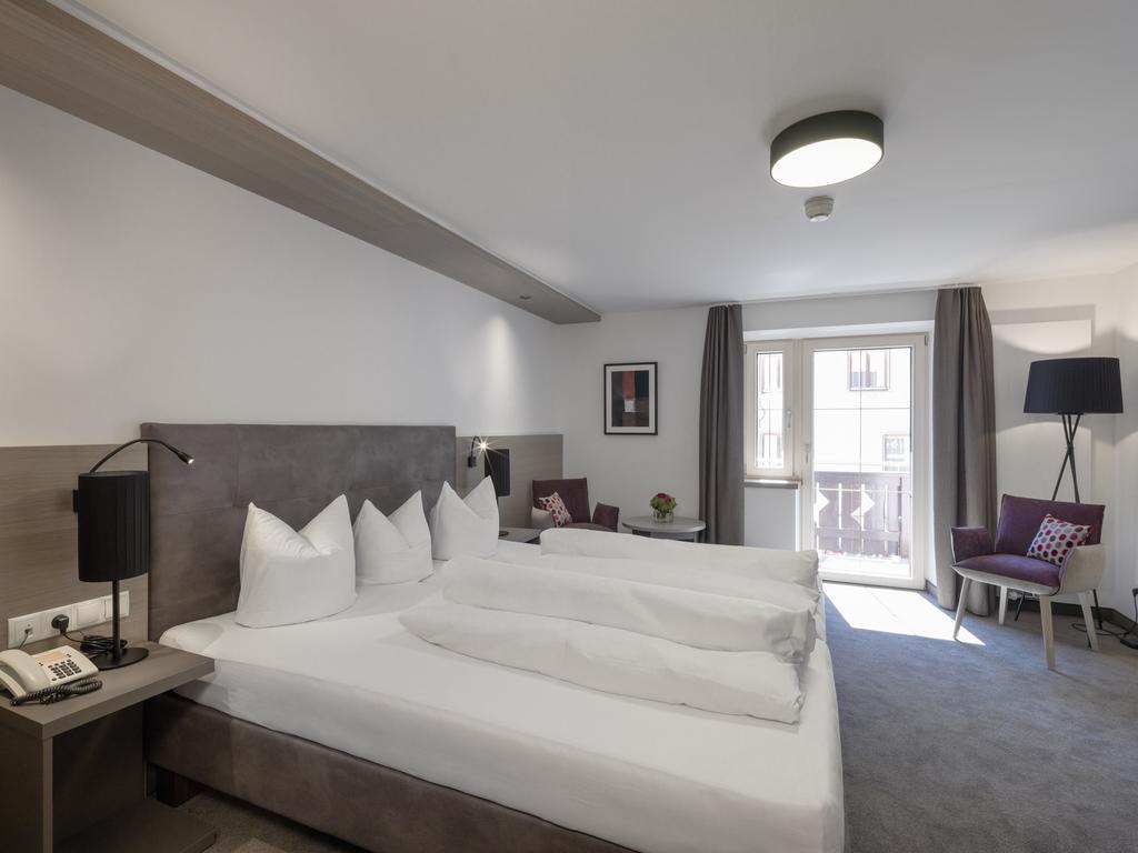 Quality Hosts Arlberg - Hotel Goldenes Kreuz B&B Sankt Anton am Arlberg Room photo